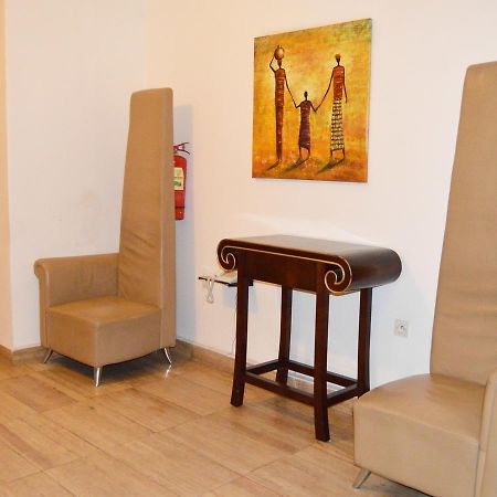 Léon Hôtel Kinshasa Ngoại thất bức ảnh