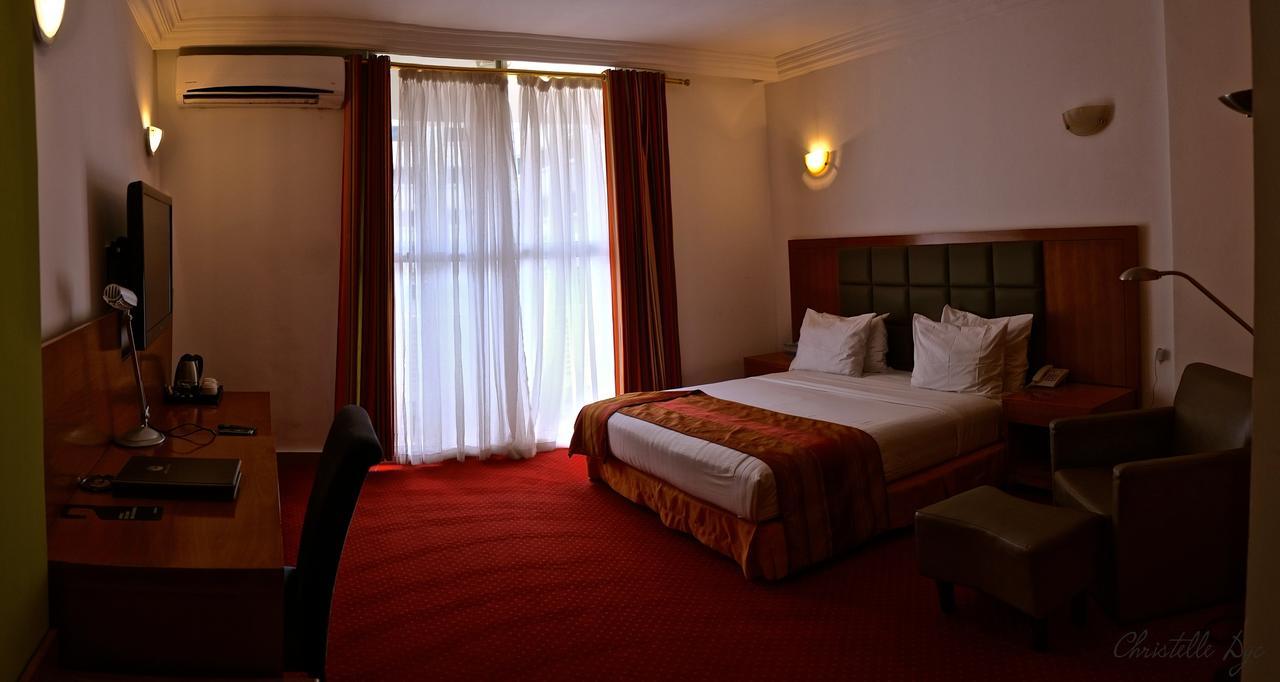 Léon Hôtel Kinshasa Ngoại thất bức ảnh