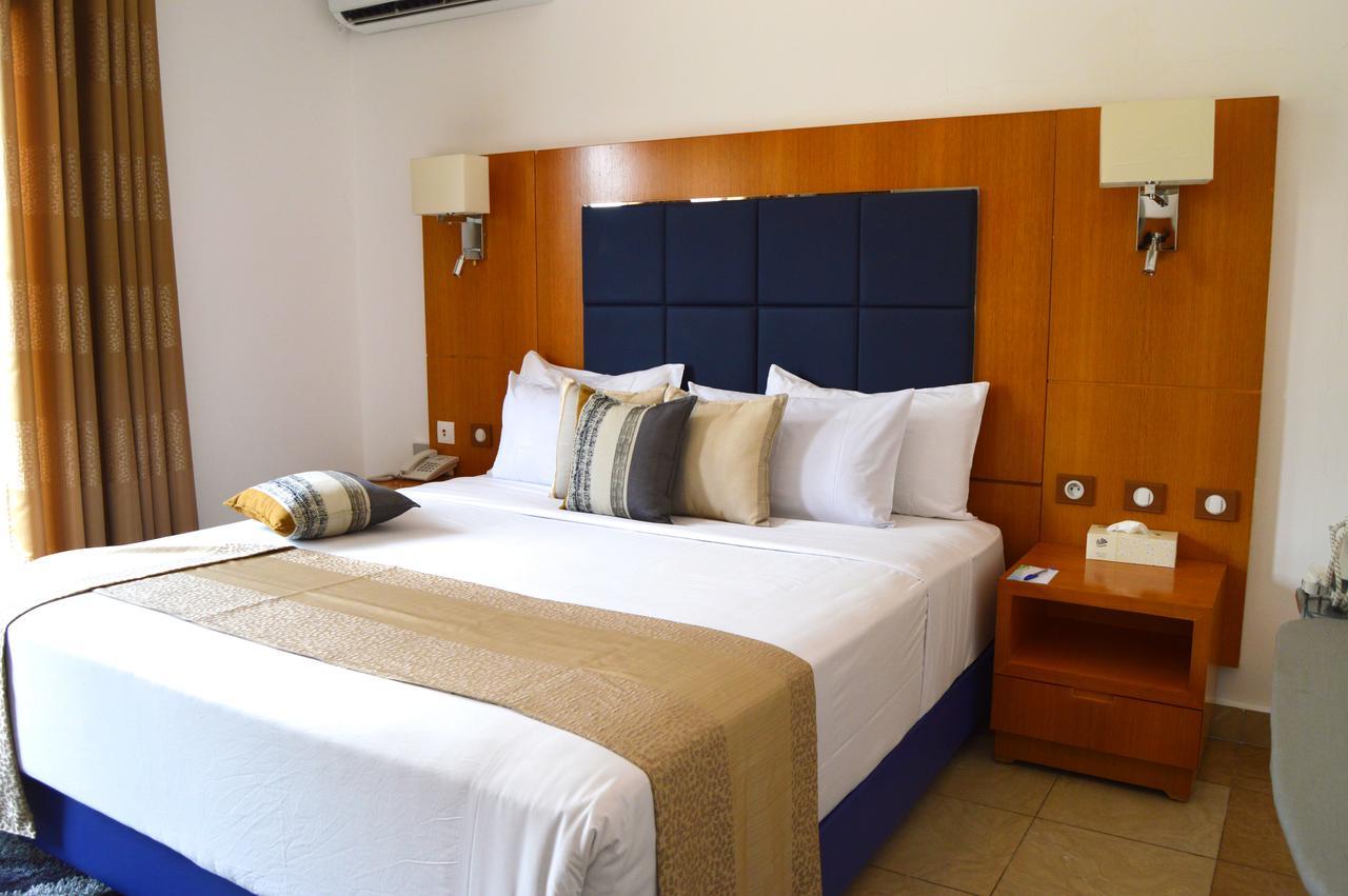 Léon Hôtel Kinshasa Ngoại thất bức ảnh