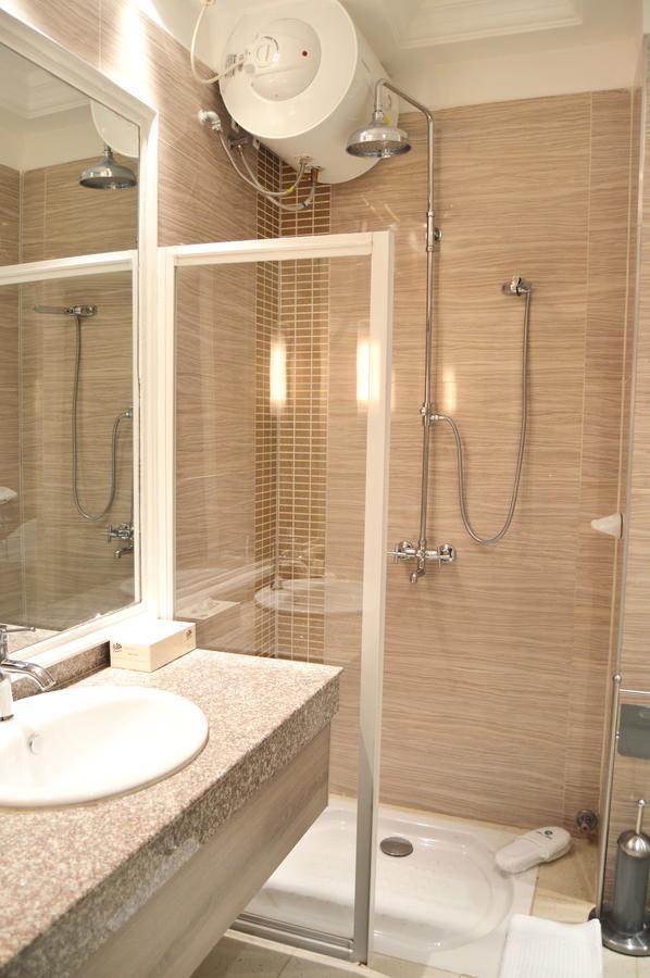 Léon Hôtel Kinshasa Ngoại thất bức ảnh