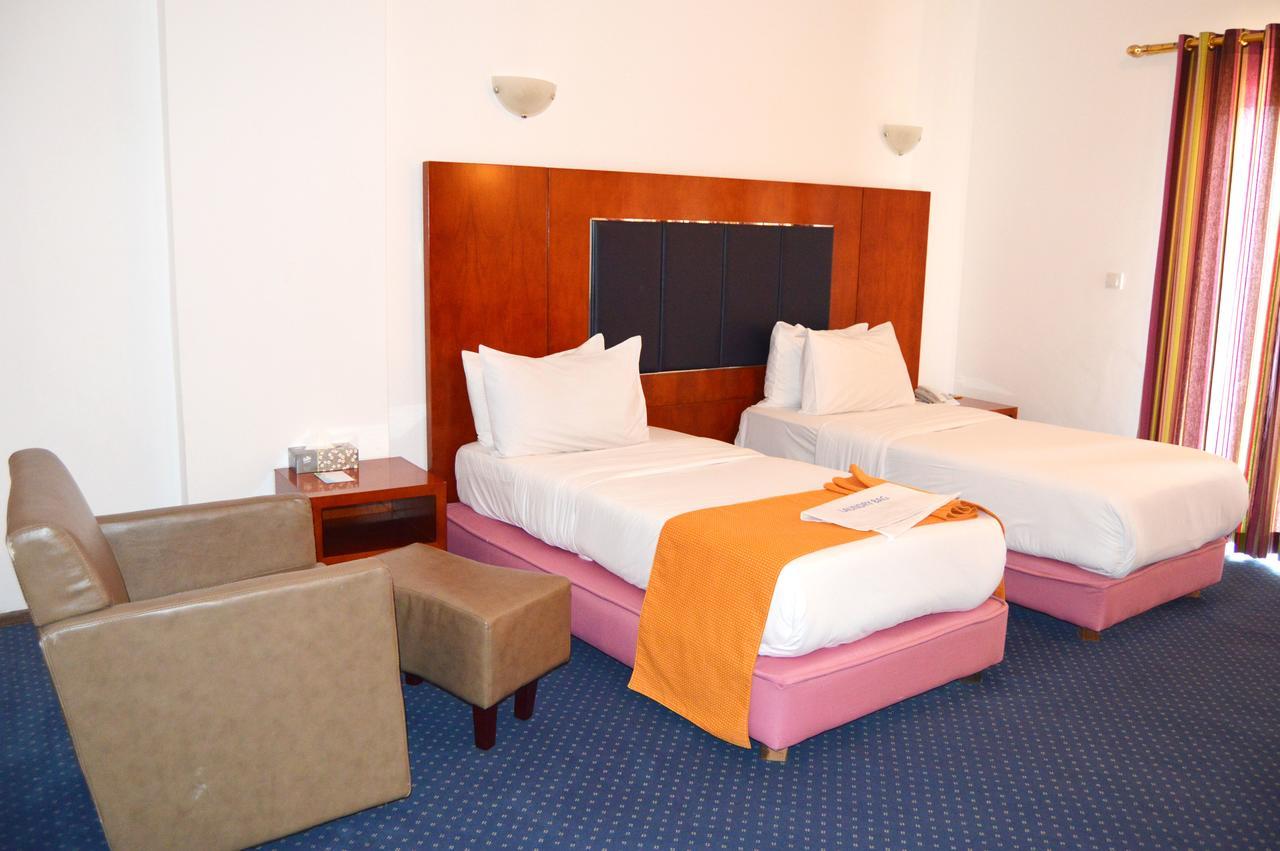 Léon Hôtel Kinshasa Phòng bức ảnh