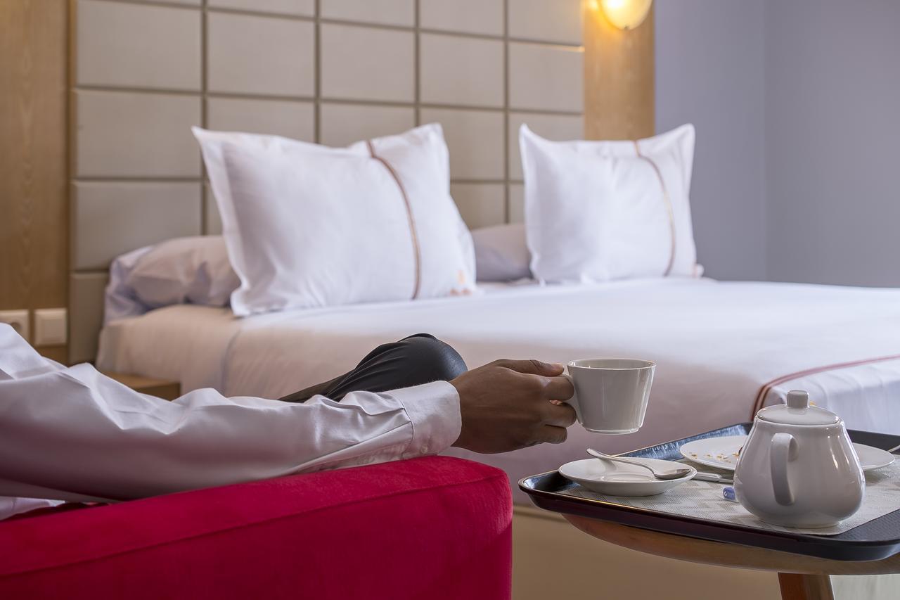 Léon Hôtel Kinshasa Ngoại thất bức ảnh