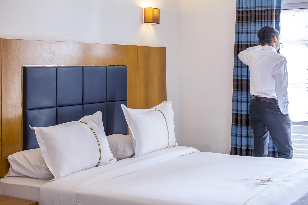 Léon Hôtel Kinshasa Ngoại thất bức ảnh