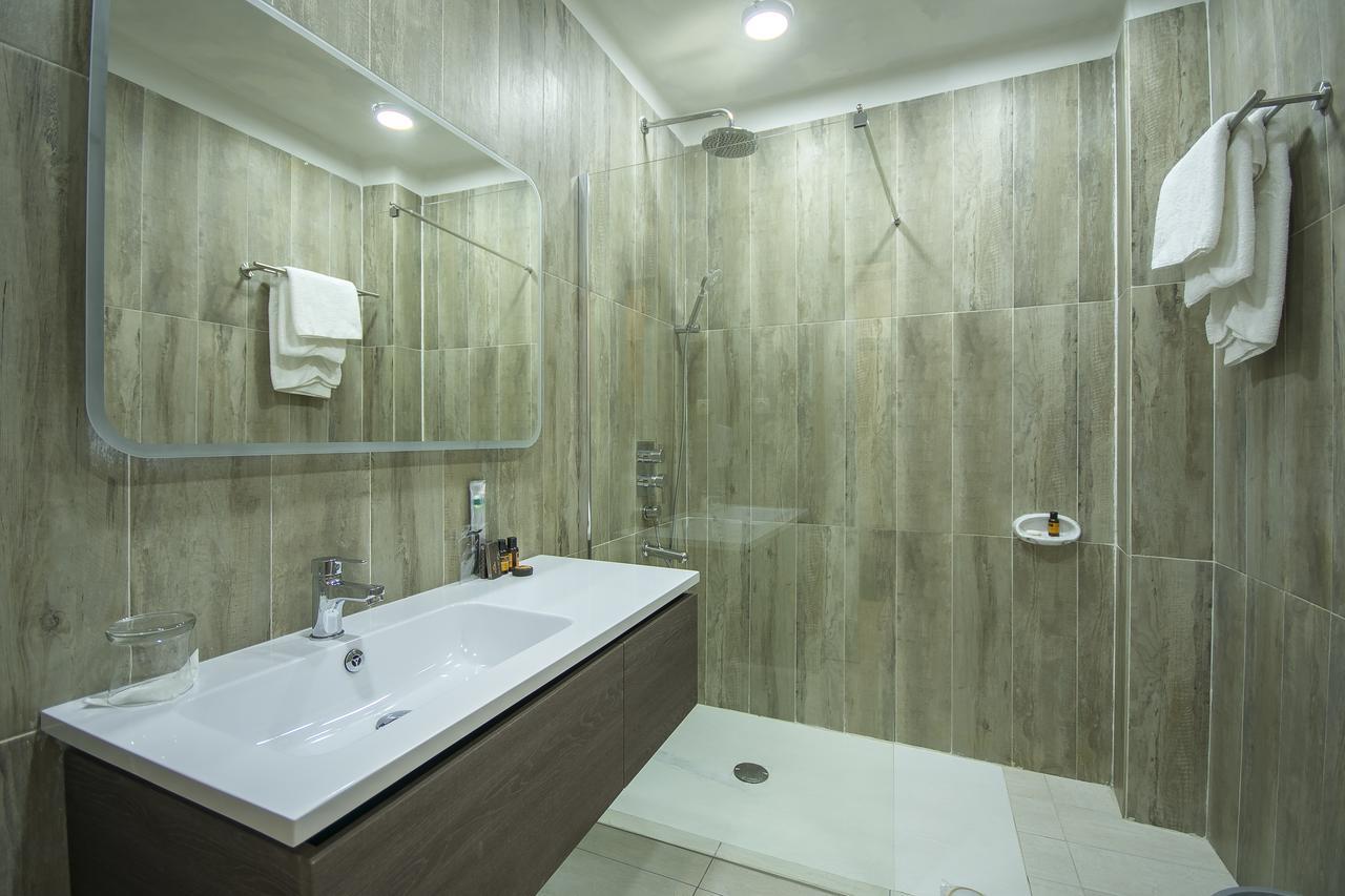 Léon Hôtel Kinshasa Ngoại thất bức ảnh